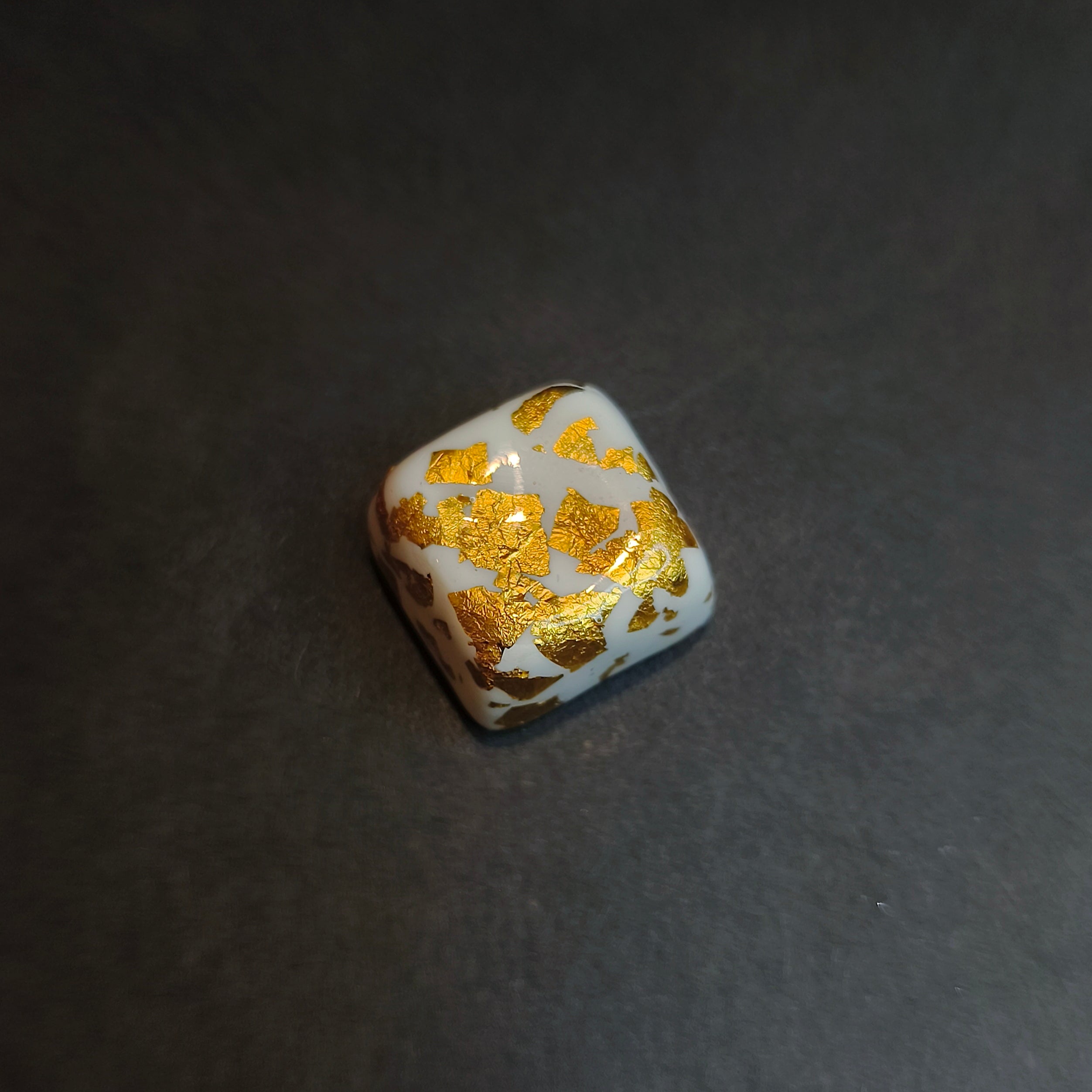 Marbled Keycap White and Gold XDA Profile