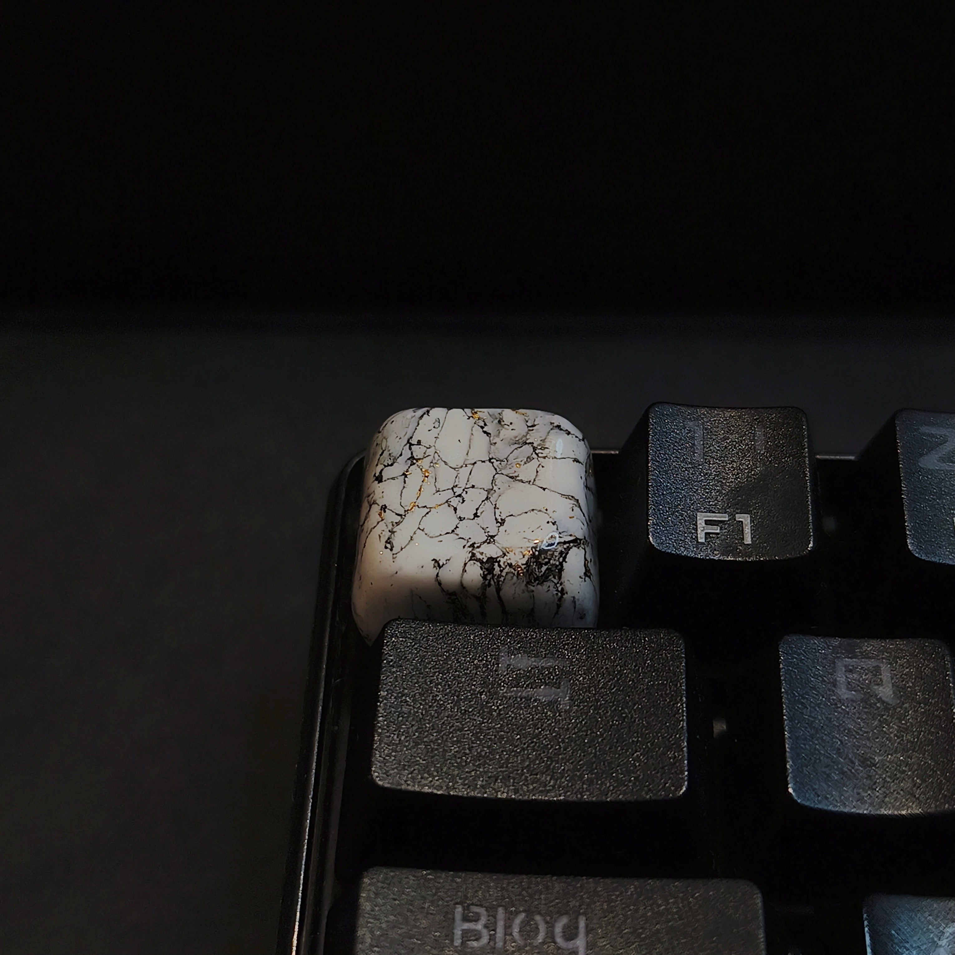 Marbled Keycap White and Black